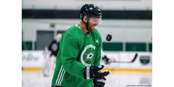 Roope Hintz tecknar kontraktsförlängning med Dallas Stars